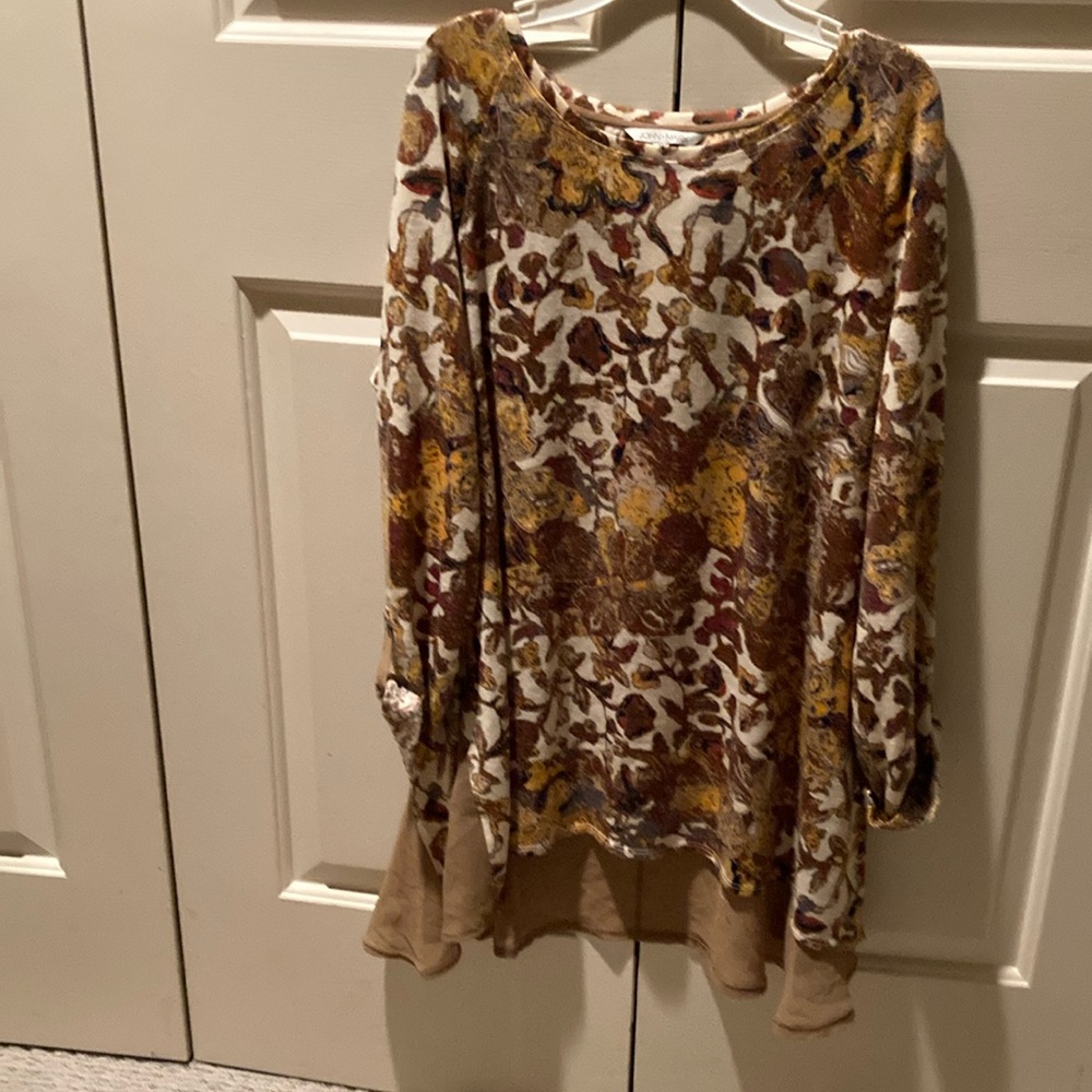John Mark gold brown ivory top